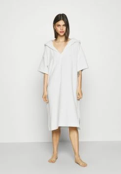 Nouveau 🤩 ARKET Accessoire de plage Vendre beach accessories capuche women 🤩