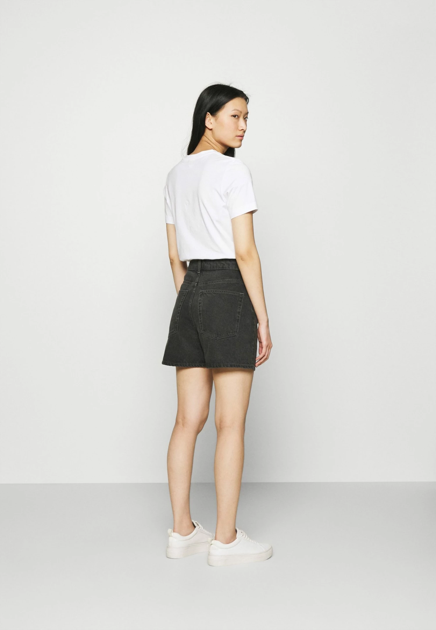 Sortie ❤️ ARKET Prix Gelé SHORTS - Short en jean trouser haute women 🔔 5 Sortie ❤️ ARKET Prix Gelé SHORTS - Short en jean trouser haute women 🔔 – Image 3