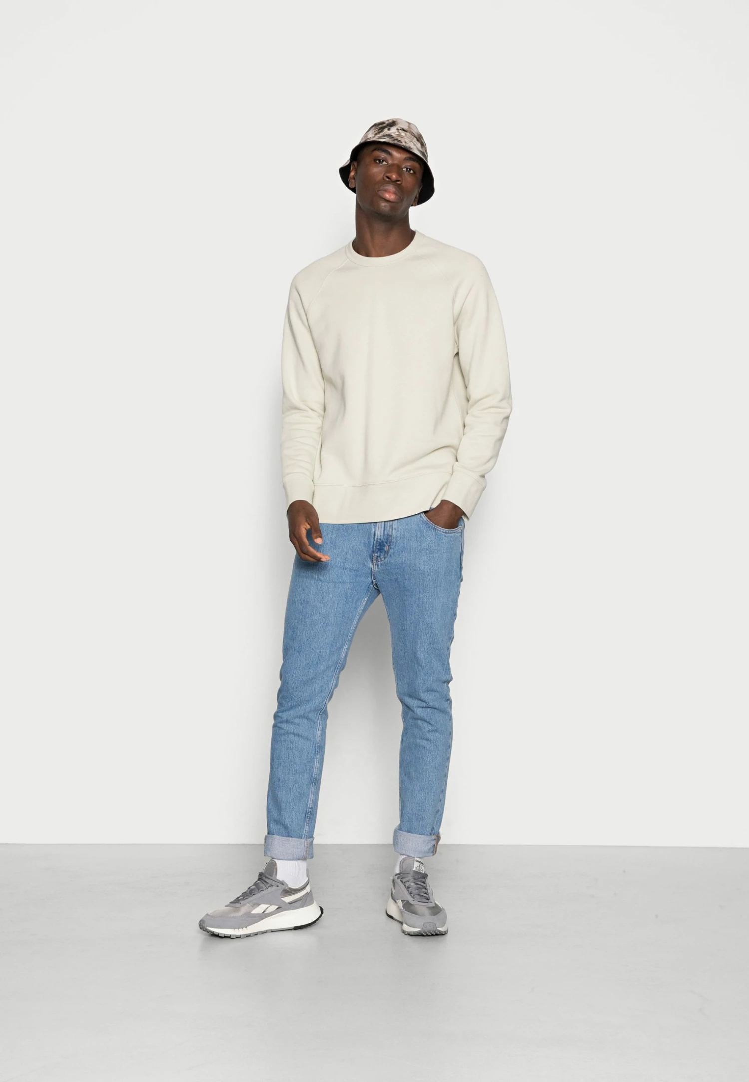Les meilleures critiques de ⌛ ARKET Sweatshirt Bon Rapport Coût-Efficacité pullover col rond men ⭐ 4 Les meilleures critiques de ⌛ ARKET Sweatshirt Bon Rapport Coût-Efficacité pullover col rond men ⭐ – Image 2