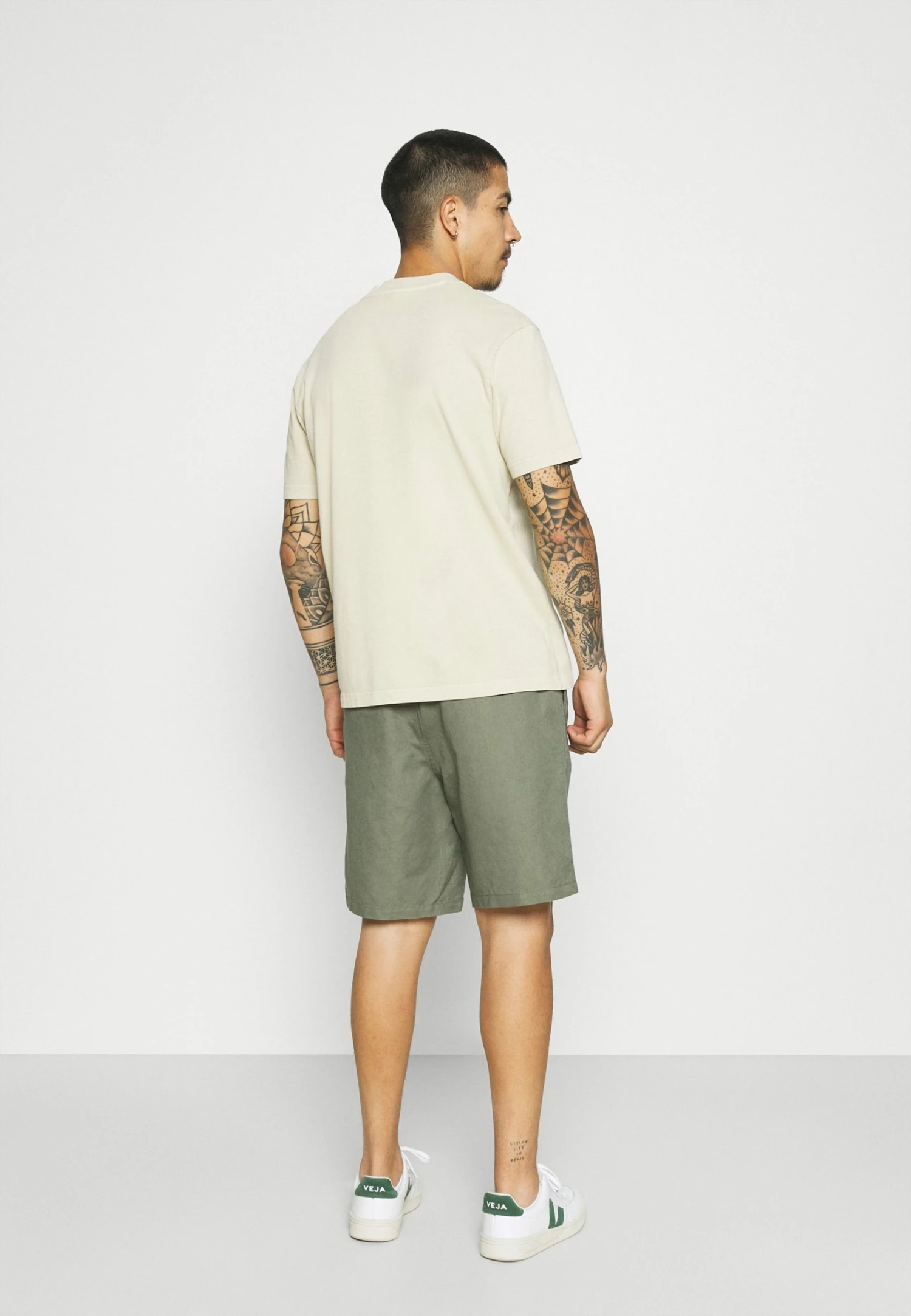 Les meilleures critiques de 🌟 ARKET Prix Distinctifs LINEN SHORTS - Short trouser normale men ⌛ 5 Les meilleures critiques de 🌟 ARKET Prix Distinctifs LINEN SHORTS - Short trouser normale men ⌛ – Image 3