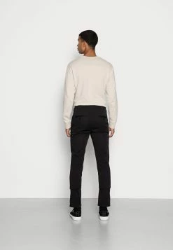 Bon marché ✔️ ARKET Chino Men 👏 -ARKET Soldes Boutique b15b5cd721284d559f3b58f10ce830dc