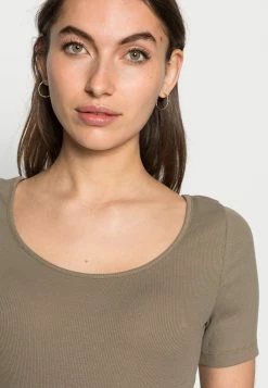 Top 10 😍 Prix Raisonnable ARKET T-shirt basique t shirt col rond women 🔔 -ARKET Soldes Boutique b1f2cbf68d3a4262a829669279d5f0f3