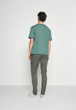 Remise 🎁 ARKET Discount En Ligne Chino trouser normale men 🧨 -ARKET Soldes Boutique b47caed235ba42e7b715c61638514981