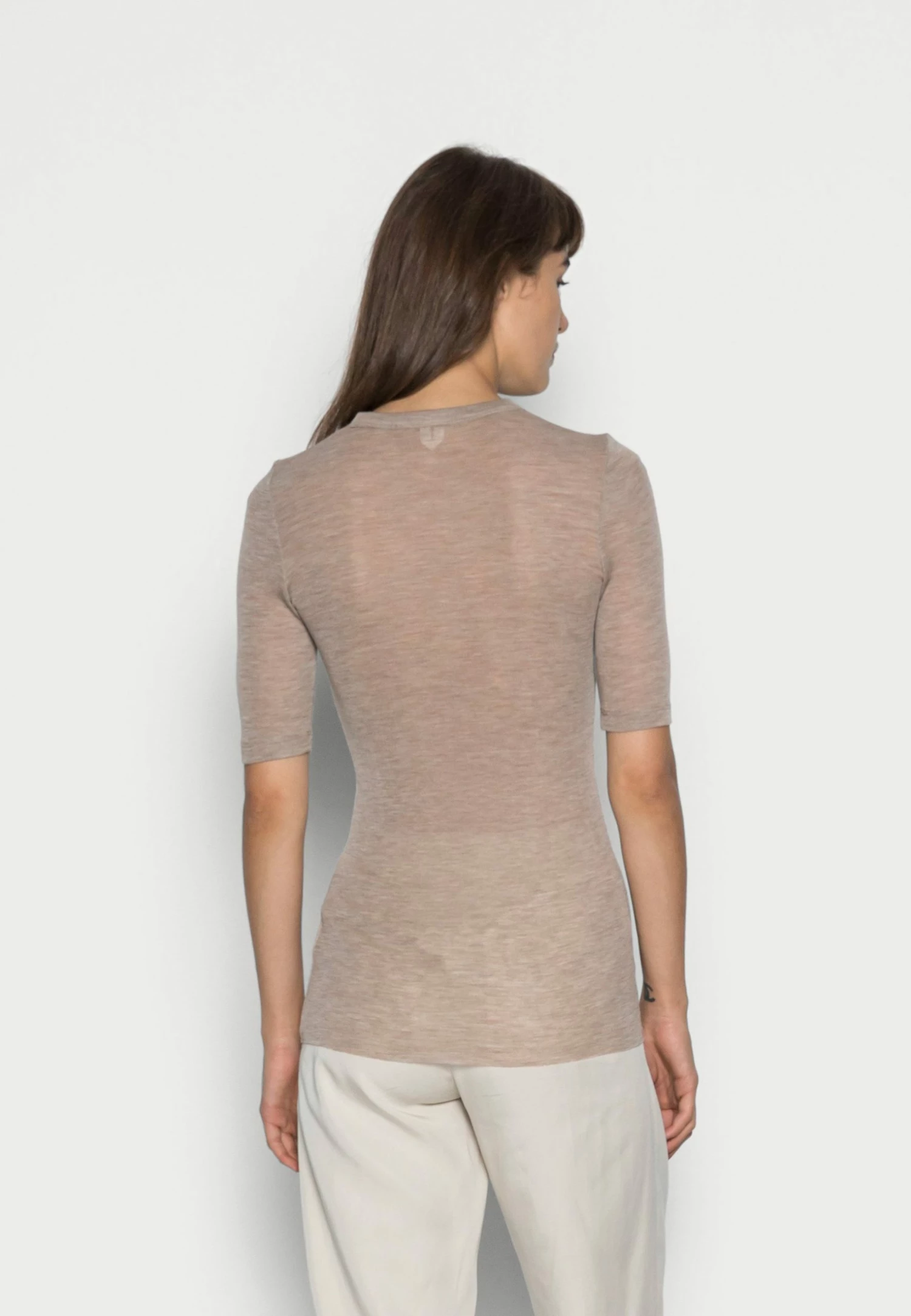 Offres 😍 ARKET T-shirt basique Women 😀 5 Offres 😍 ARKET T-shirt basique Women 😀 – Image 3