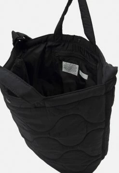 Tout neuf ✨ ARKET UNISEX - Cabas Prix Refroidis bag fermeture à boutons-pression 🎁 8 Tout neuf ✨ ARKET UNISEX - Cabas Prix Refroidis bag fermeture à boutons-pression 🎁 -ARKET Soldes Boutique b6913a04e0324950b575a044283474fb