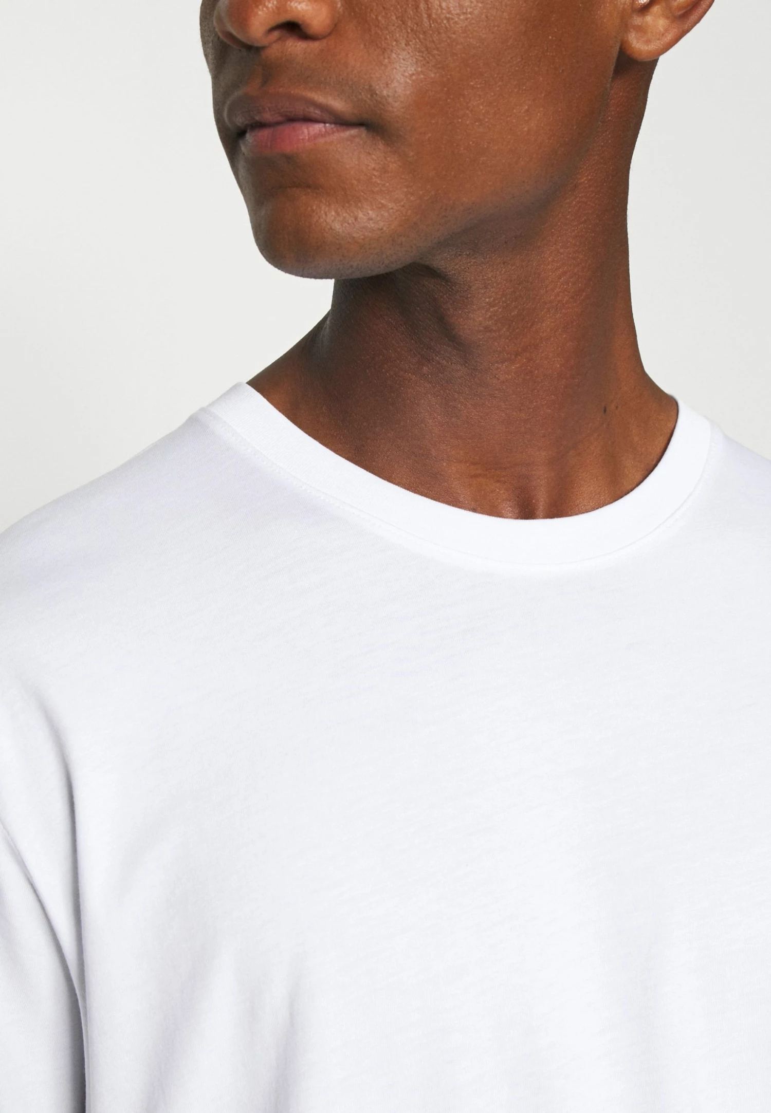 Coupon 🌟 ARKET T-shirt basique Men 🎁 7 Coupon 🌟 ARKET T-shirt basique Men 🎁 – Image 5