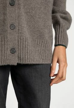 De gros 👍 ARKET Gilet Haute Qualité cardigan col en v profond women 🧨 11 De gros 👍 ARKET Gilet Haute Qualité cardigan col en v profond women 🧨 -ARKET Soldes Boutique b742d933e2584fa2a96332e7c1b62005