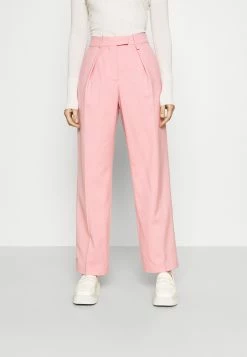 Le moins cher 😍 ARKET Pantalon classique Women 🔥