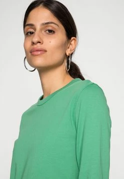 Acheter ❤️ ARKET T-shirt à manches longues Women 💯 -ARKET Soldes Boutique b873e20113554f41b7613f8fbfc9294d