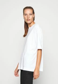 De gros 🌟 ARKET T-shirt basique Women 🛒 12 De gros 🌟 ARKET T-shirt basique Women 🛒 -ARKET Soldes Boutique ba709b18b1ee46feaf363c6bcb335eca