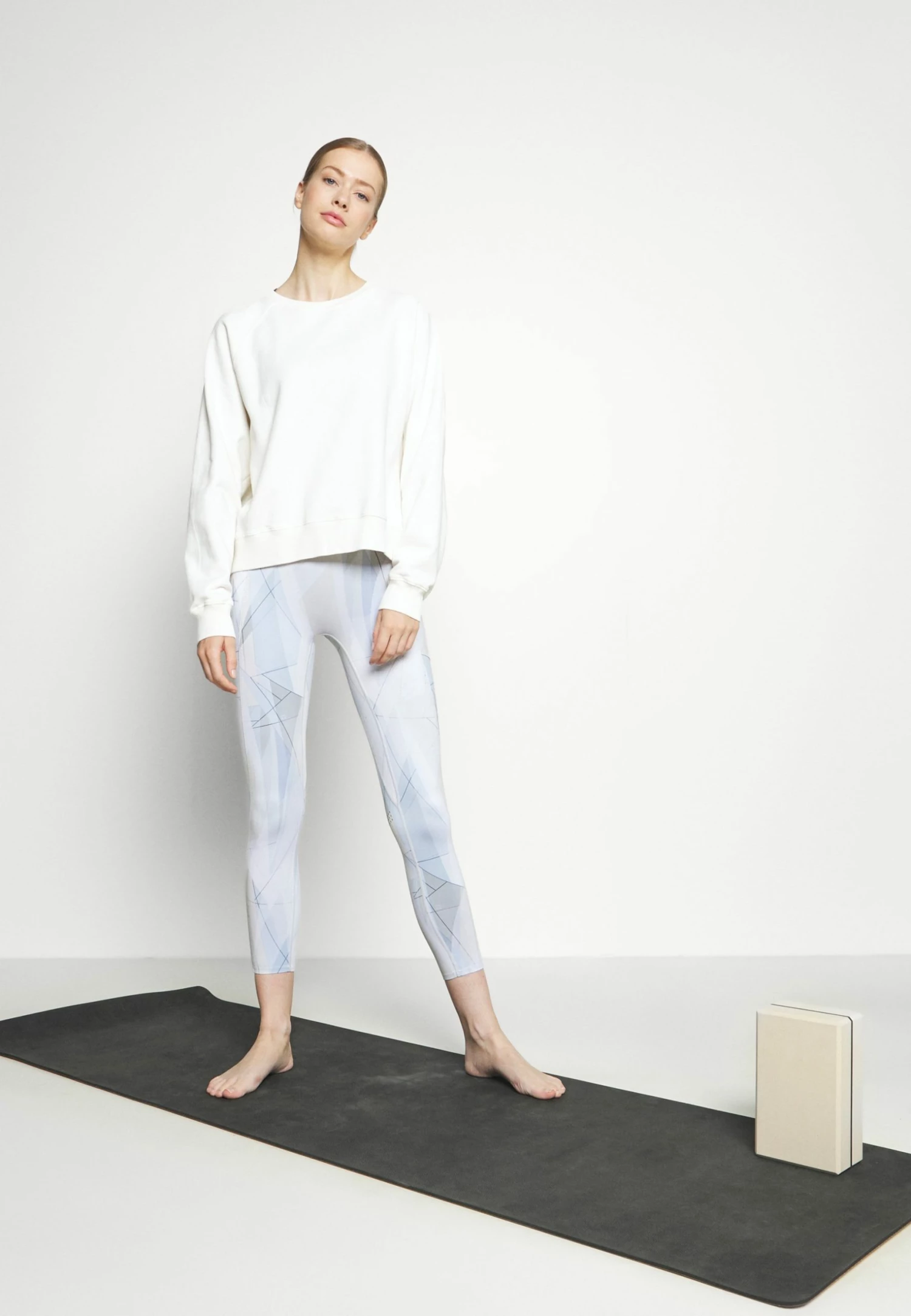 Nouveau 😀 ARKET Sweatshirt Women 🌟 4 Nouveau 😀 ARKET Sweatshirt Women 🌟 – Image 2