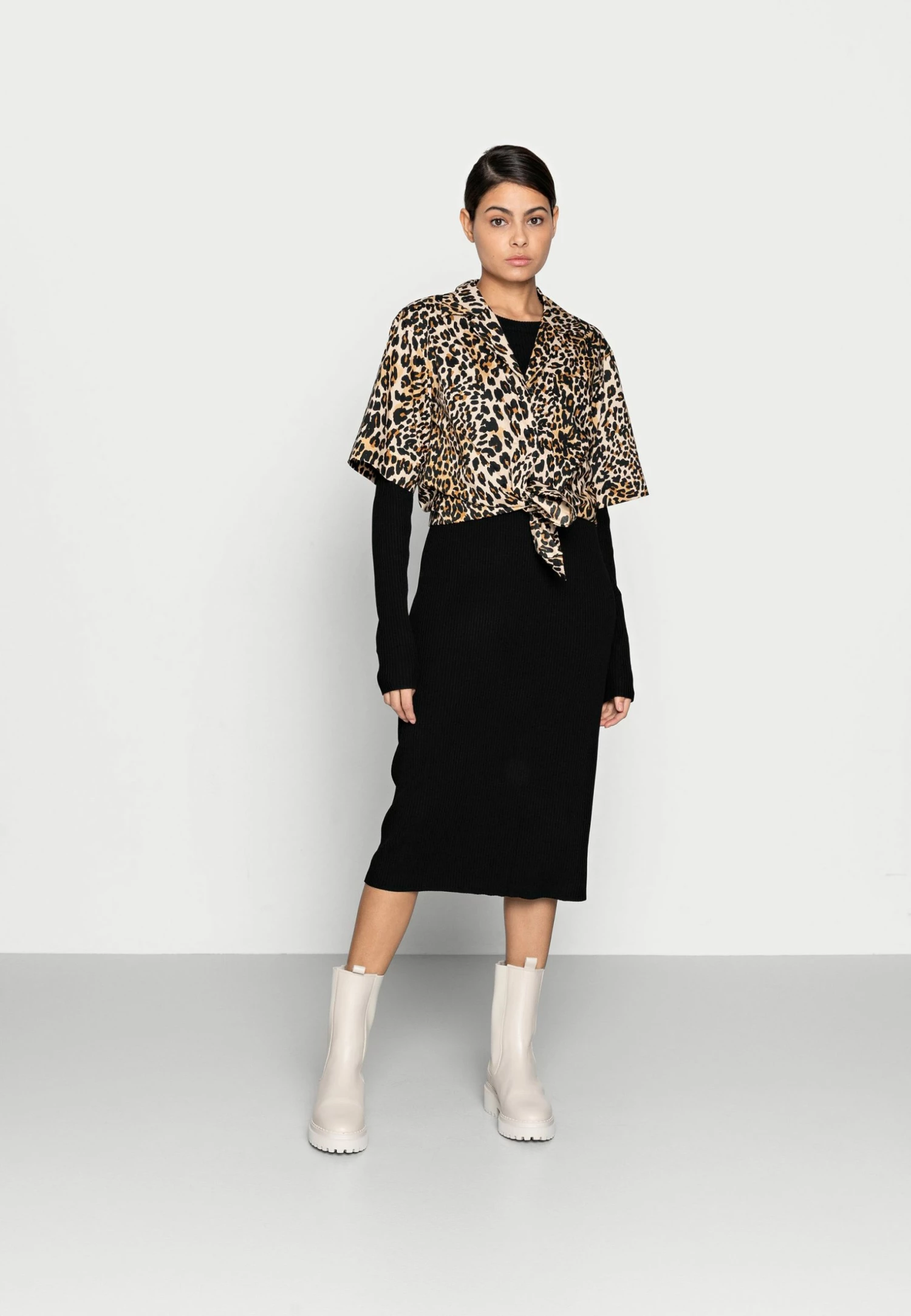 Meilleure affaire 🛒 Soldes En Ligne ARKET Chemisier shirt col revers women ⌛ 4 Meilleure affaire 🛒 Soldes En Ligne ARKET Chemisier shirt col revers women ⌛ – Image 2