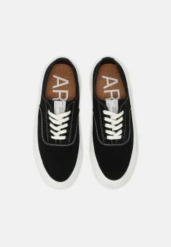 Le moins cher 🛒 ARKET RETRO RUNNING - Baskets basses Men 🛒 13 Le moins cher 🛒 ARKET RETRO RUNNING - Baskets basses Men 🛒 -ARKET Soldes Boutique c053cb53d5224cdc988fa9dba72a15f3