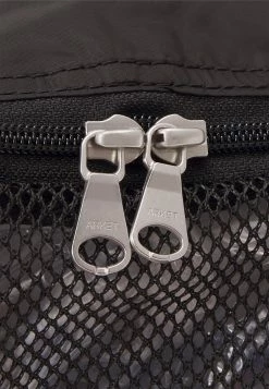 Remise 🤩 Prix Distinctifs ARKET UNISEX - Trousse de toilette bag fermeture éclair 🎉 11 Remise 🤩 Prix Distinctifs ARKET UNISEX - Trousse de toilette bag fermeture éclair 🎉 -ARKET Soldes Boutique c2c8ab958361498380b6eb5d5e31d36b