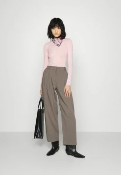 Budget ⌛ Marchandise de première qualité ARKET T-shirt à manches longues pullover col rond women 👍 -ARKET Soldes Boutique c3c36ed9f55d4dcabd15a89cb667892f