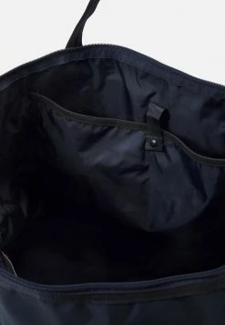 Meilleure vente 🔥 ARKET UNISEX - Sac week-end All 😍 -ARKET Soldes Boutique c4d16cab02924b4d85da9b89c48c40db