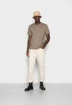 Vente flash 🧨 ARKET T-shirt basique Prix Accessible t shirt col rond men 👏 21 Vente flash 🧨 ARKET T-shirt basique Prix Accessible t shirt col rond men 👏 -ARKET Soldes Boutique c6c307e214aa416198d939aebdd29342