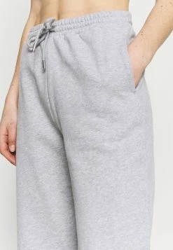 Top 10 ✨ ARKET Pantalon de survêtement Women ❤️ 13 Top 10 ✨ ARKET Pantalon de survêtement Women ❤️ -ARKET Soldes Boutique cceb3c9fcb9c40bdb1b361e72c613bdd