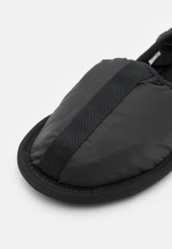 Vente flash 💯 ARKET Chaussons Men 🌟 -ARKET Soldes Boutique d54497627f35426588f227445dcb2c43