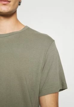 Bon marché ✨ ARKET UNI - T-shirt basique Réduction t shirt col rond men 🌟 -ARKET Soldes Boutique d88267ab03354ef49028486b6eb8af9d