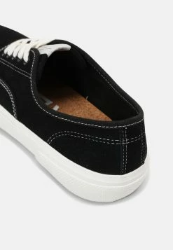 Le moins cher 🛒 ARKET RETRO RUNNING - Baskets basses Men 🛒 16 Le moins cher 🛒 ARKET RETRO RUNNING - Baskets basses Men 🛒 -ARKET Soldes Boutique d8ddf7bcdb9c4686949c86b6f763972a