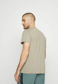 Meilleur prix 😍 ARKET T-shirt basique Prix Imbattable t shirt fitness men 🔥 -ARKET Soldes Boutique db10b59875cf4813b73637cb60897249