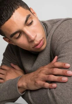 Grosses soldes ⌛ Prix Dégriffé ARKET Pullover col roulé men ❤️ 13 Grosses soldes ⌛ Prix Dégriffé ARKET Pullover col roulé men ❤️ -ARKET Soldes Boutique dff52d9b5cce4460a5c6c8a06abaffc3