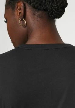 Grosses soldes ✔️ ARKET T-shirt à manches longues Première Qualité t shirt col rond women 🧨 17 Grosses soldes ✔️ ARKET T-shirt à manches longues Première Qualité t shirt col rond women 🧨 -ARKET Soldes Boutique e35a5df520114fa383eeaad17834e869 1