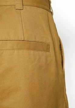 Remise ✔️ ARKET Prix De Rêve Chino trouser normale men 🧨 -ARKET Soldes Boutique ee3005510cb44385b9a3ecb13b2f6c3c