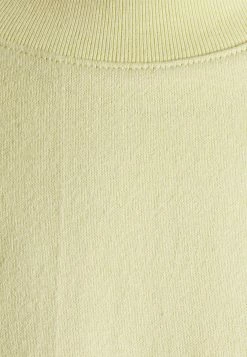 De gros ❤️ ARKET Prix Légers T-shirt basique t shirt col rond men 😍 -ARKET Soldes Boutique f98ff1a6c6fc4c6b872237fea6aa75dd 1