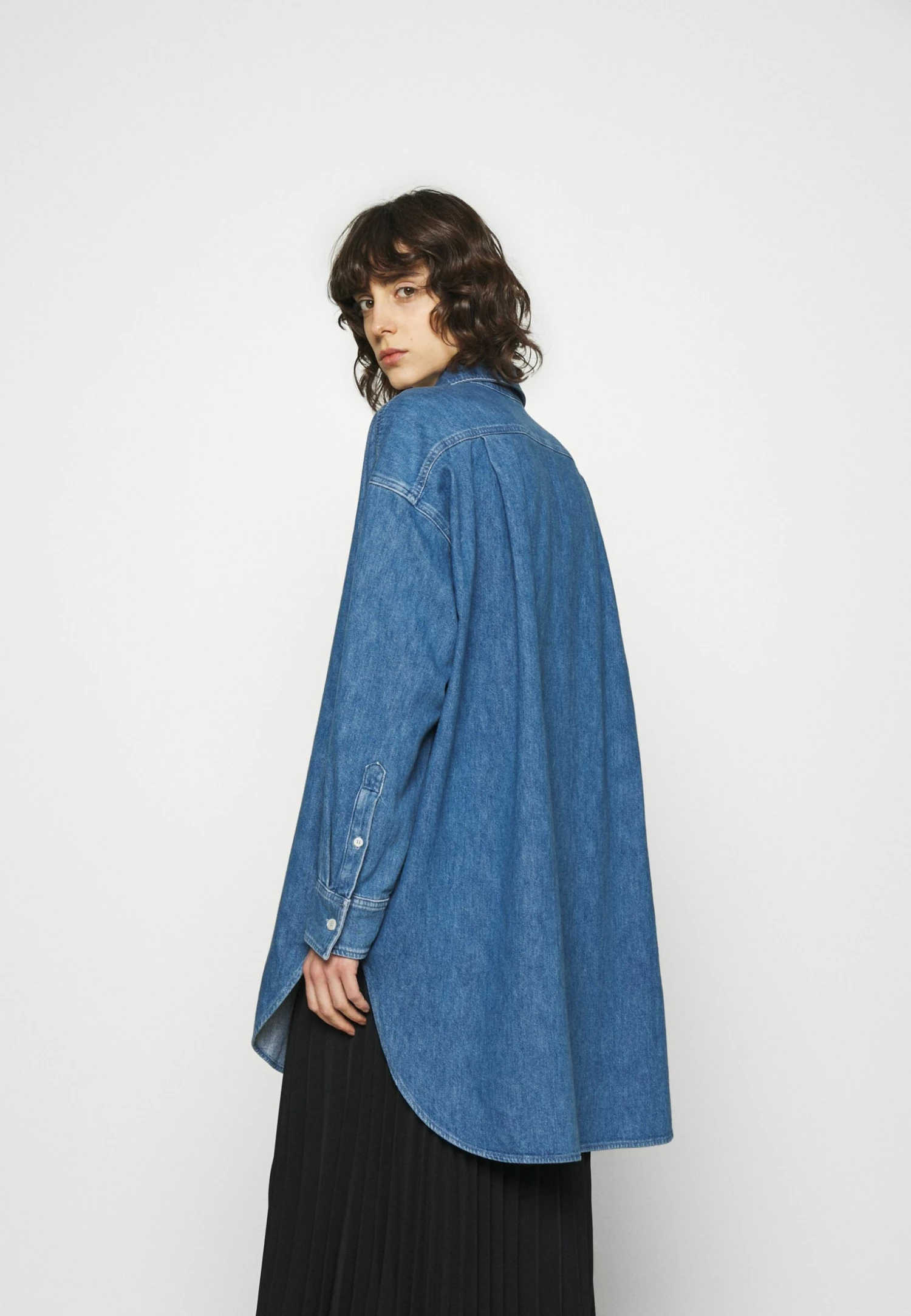 Tout neuf ✔️ Authentique 100% ARKET SHIRT - Chemisier col à revers women 👍 5 Tout neuf ✔️ Authentique 100% ARKET SHIRT - Chemisier col à revers women 👍 – Image 3