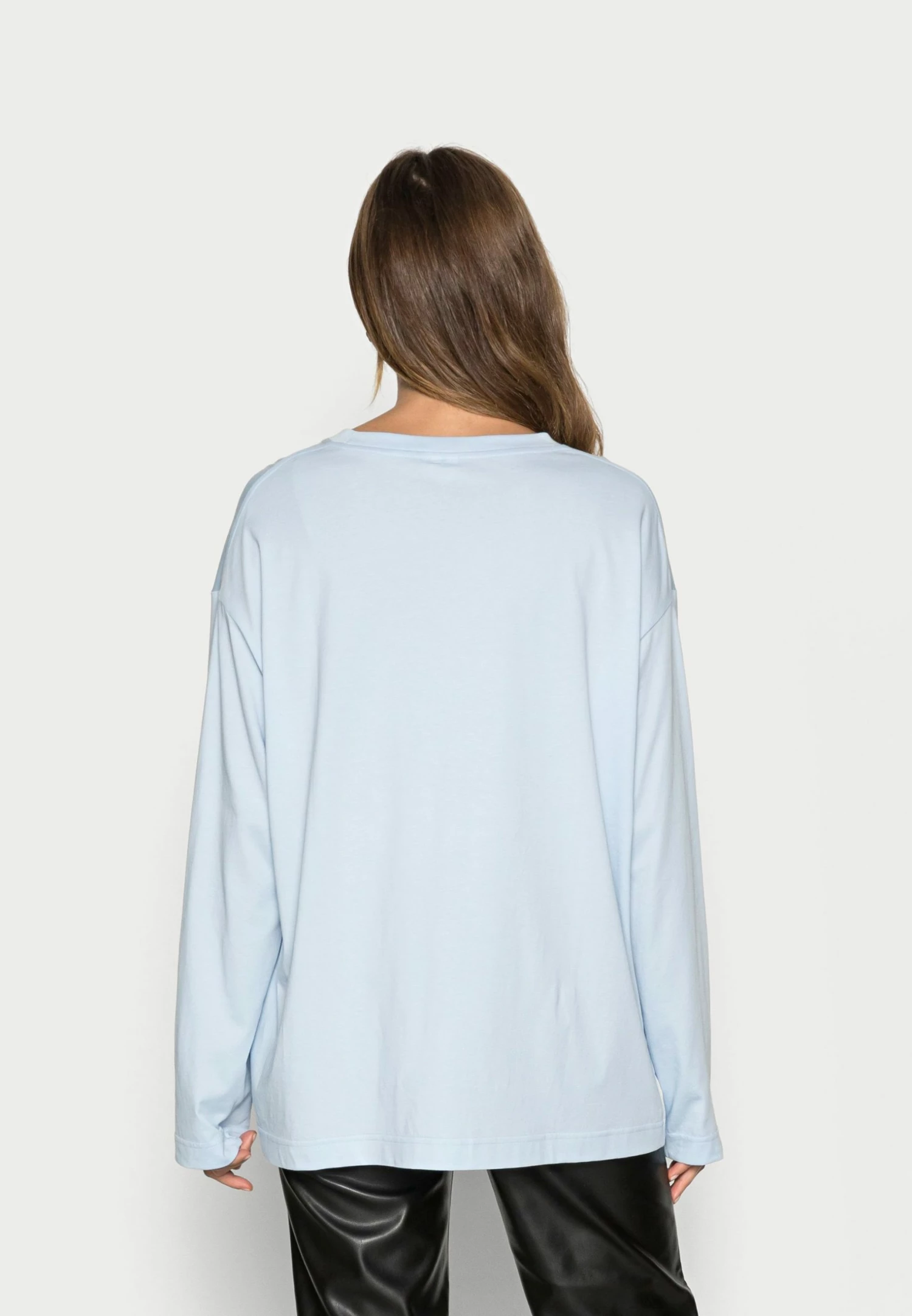 Sortie 🤩 Rabais ARKET T-shirt à manches longues t shirt col rond women ✔️ 5 Sortie 🤩 Rabais ARKET T-shirt à manches longues t shirt col rond women ✔️ – Image 3