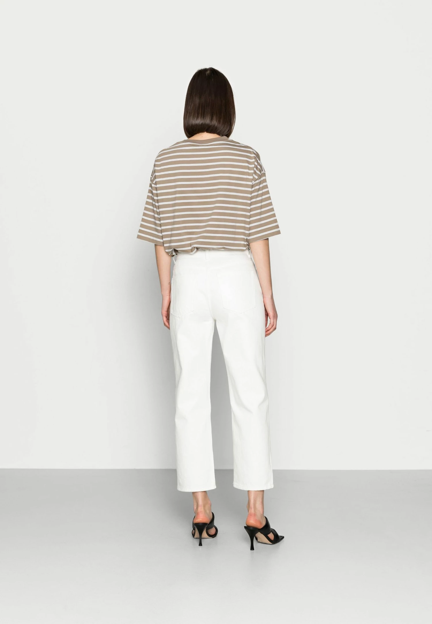 Meilleure affaire ✔️ Prix Imbattable ARKET CROPPED - Jean droit trouser normale women 😍 5 Meilleure affaire ✔️ Prix Imbattable ARKET CROPPED - Jean droit trouser normale women 😍 – Image 3