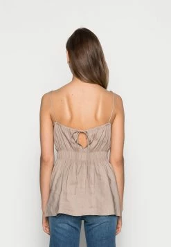 Meilleure vente 🔥 ARKET Blouse Women 🛒 9 Meilleure vente 🔥 ARKET Blouse Women 🛒 -ARKET Soldes Boutique ff2653ba76694801a0227cbbbc178287